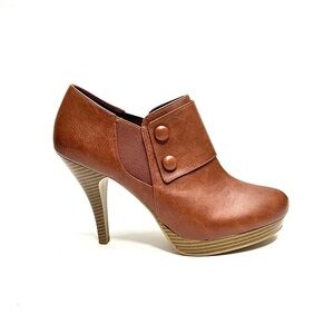 Vintage Y2K deadstock brown vegan leather platform heeled ankle boots